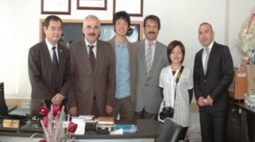 Japon Mimardan İlkokul &Ouml;ğrencilerine Deprem Dersi