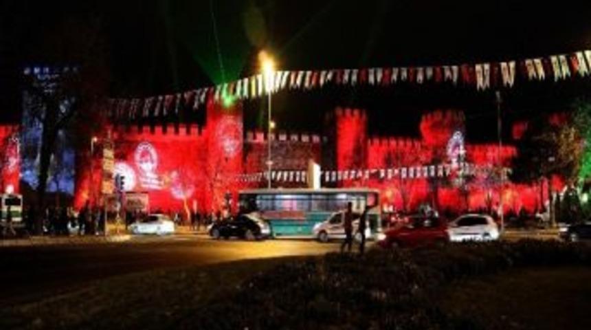 Cumhuriyet Meydanı'nda G&ouml;rkemli A&ccedil;ılış