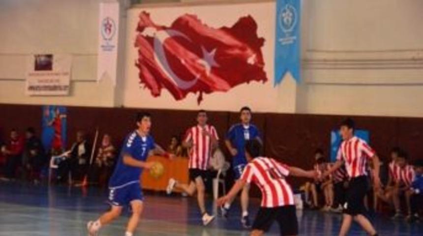 Liselerarası Hentbol İl Birinciliği Ma&ccedil;ları Başladı