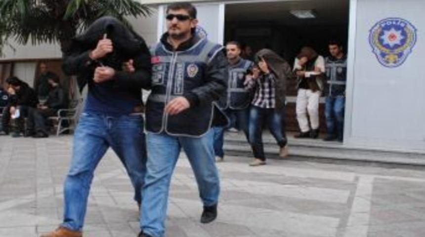 Kızılay'ın Deposunu Soyan 10 Kişi G&ouml;zaltına Alındı