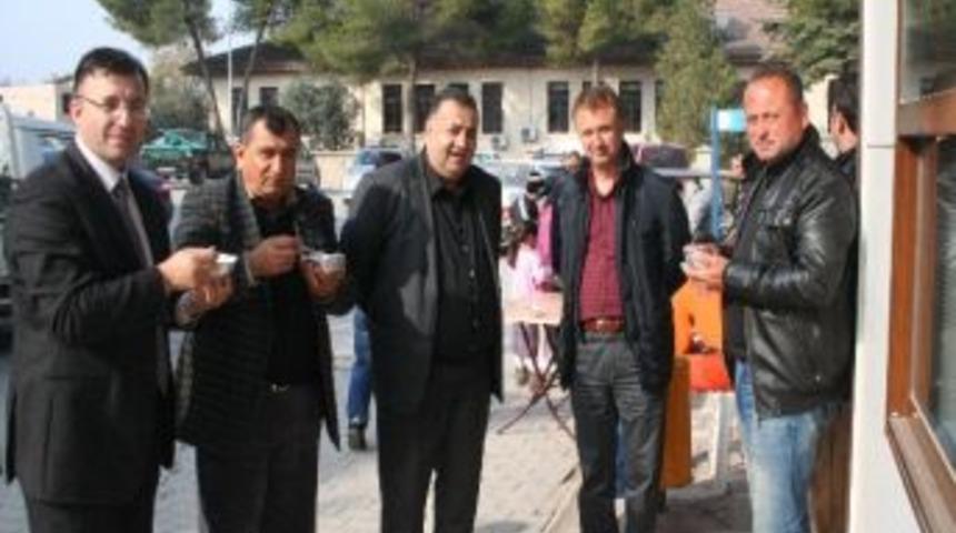 Ak Parti'den Aşure Dağıtımı