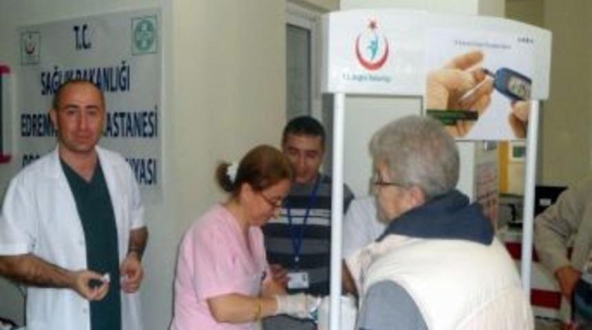 Hastanede Diyabet Standına B&uuml;y&uuml;k İlgi