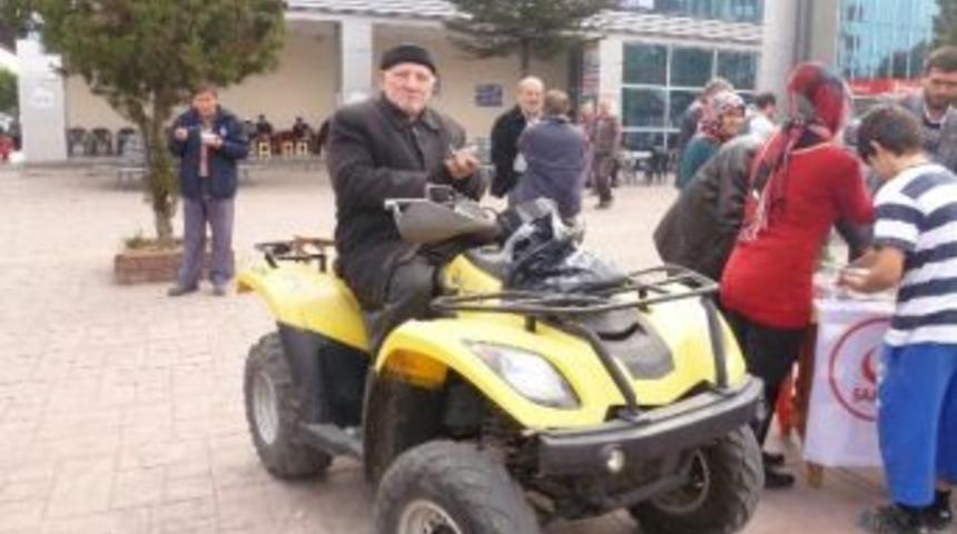 74'l&uuml;k Delikanlı Atv İle Seyahat Ediyor