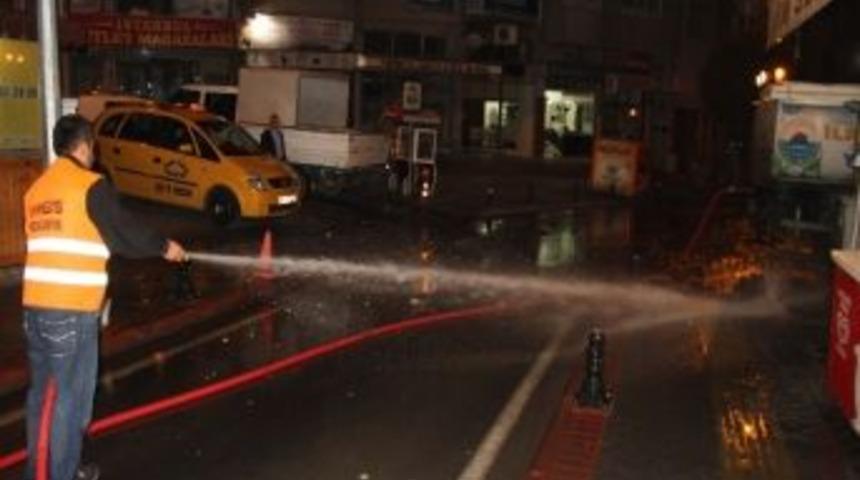 İlkadım&rsquo;da Cadde Ve Sokaklar Yıkanıyor