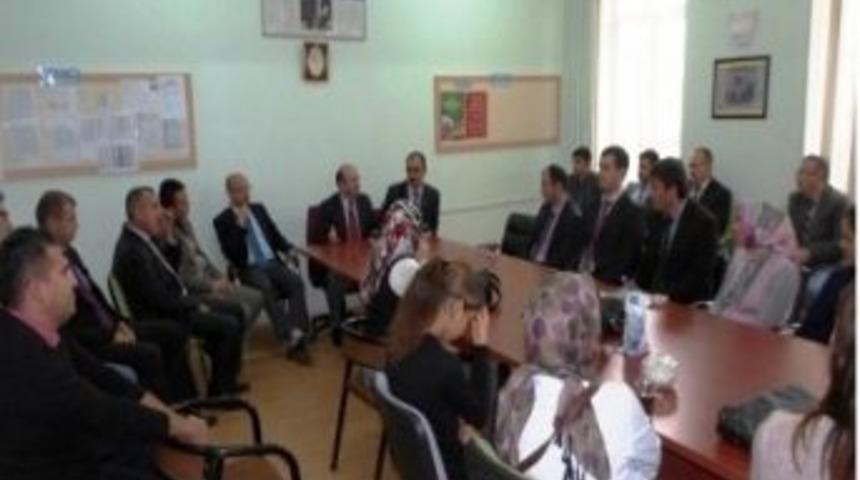 M&uuml;d&uuml;r İlhan Cebeci, Atat&uuml;rk İlkokulu'nda &Ouml;ğretmenlerle Bir Araya Geldi