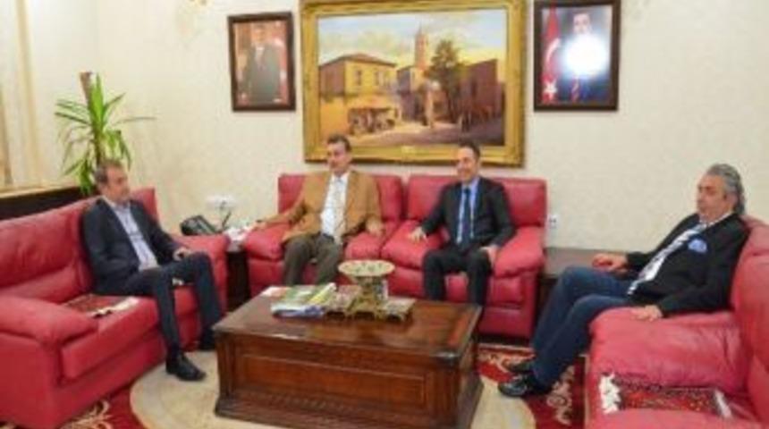 Vali G&uuml;ven&ccedil;, Kapsal&rsquo;ı Kabul Etti