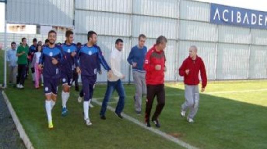 Zihinsel Engelli &Ccedil;ocuklar &Ccedil;aykur Rizespor İle Beraber Antrenmana Katıldı