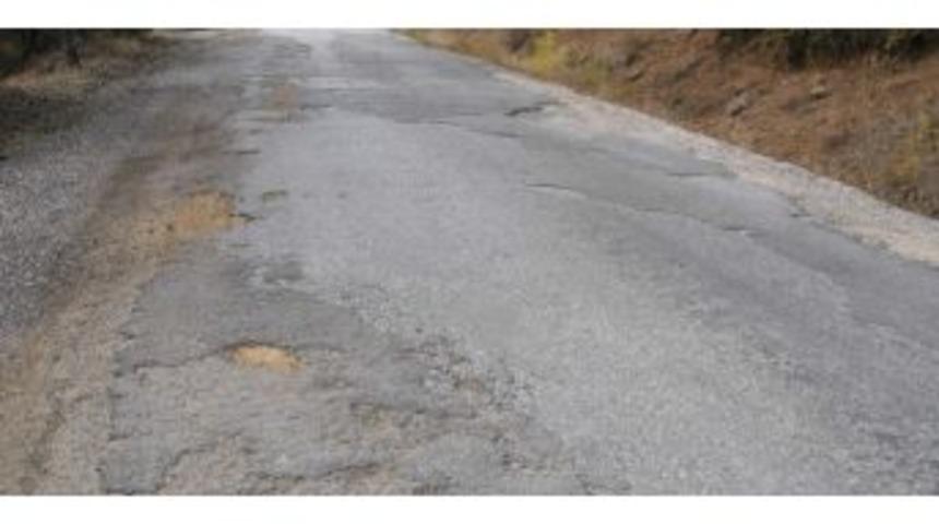 Yozgat &Ccedil;amlık Milli Parkı Yolunda Oluşan &Ccedil;ukurlar Vatandaşın Tepkisini &Ccedil;ekiyor