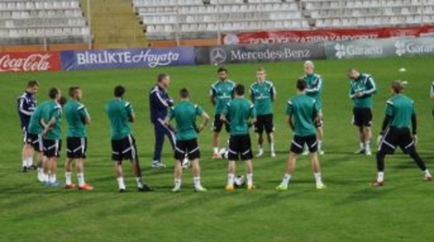 Kuzey İrlanda, A Milli Takım İle Yapacağı Ma&ccedil;ın Hazırlıklarını S&uuml;rd&uuml;r&uuml;yor