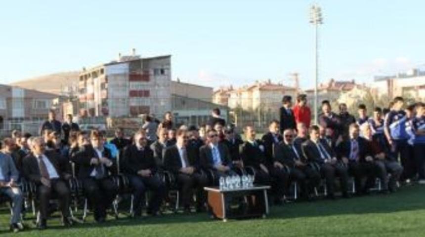 Amat&ouml;r Spor Kul&uuml;plerine Malzeme Yardımı