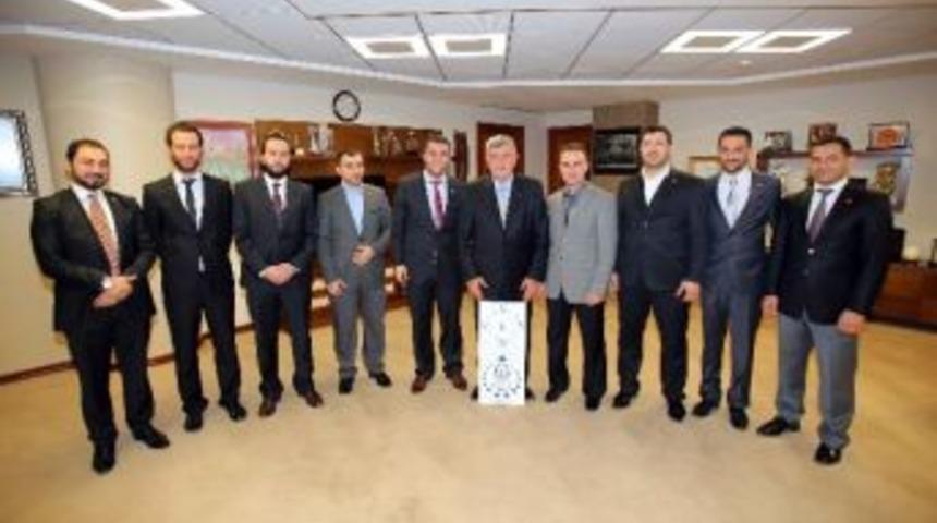 Gen&ccedil;ler İş D&uuml;nyasına Enerji Katacak