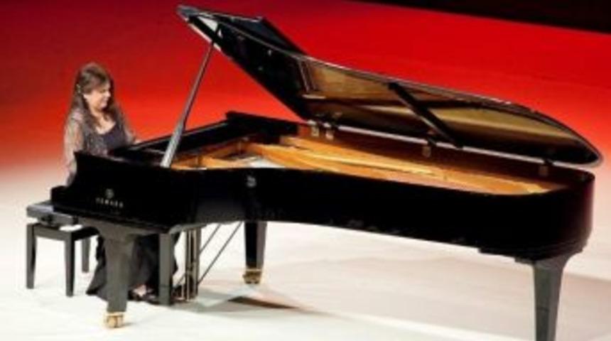 Festivalde G&uuml;neyman İle Tango Dolu Bir Gece Yaşandı