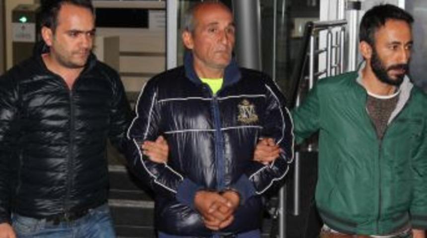 &Ouml;ğrencileri Dolandıran Zanlı, G&uuml;venlik Kamerasında