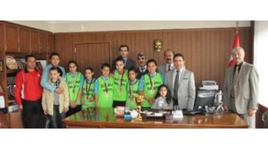 Sessiz Adımlar Spor Kul&uuml;b&uuml; Ziyaretlerde Bulundu