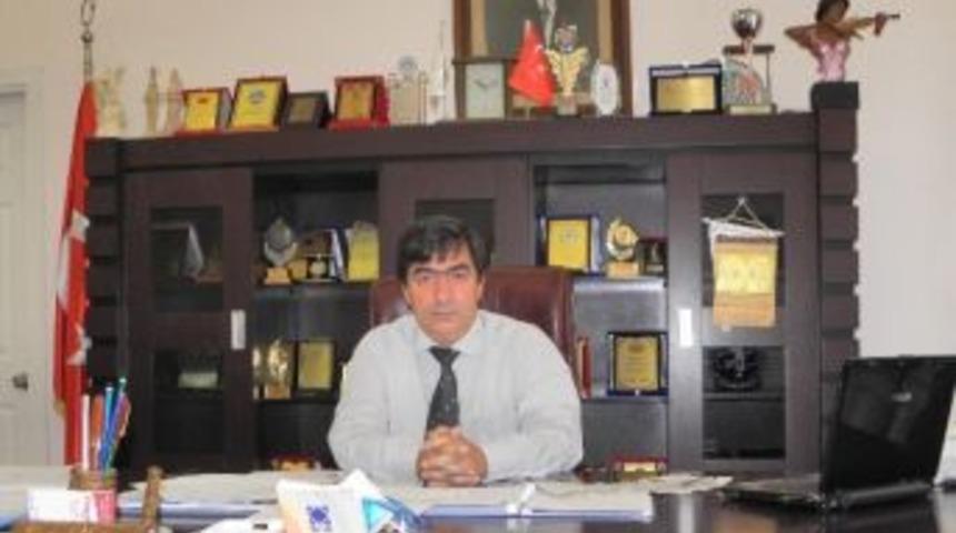 Başkan Yılmaz, "&ccedil;ocuklarımızı Geleceğe En İyi Şekilde Hazırlama İdealinden Taviz Vermeyen &Ouml;ğretmenlerimizin Hakkı &Ouml;denmez"