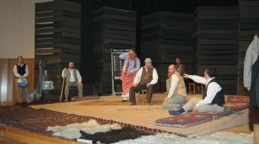 Aşt, Kamyon İle &ldquo;perde&rdquo; A&ccedil;ıyor