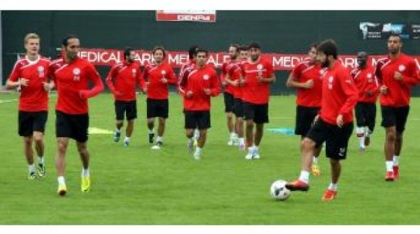 Medıcal Park Antalyaspor, Fenerbah&ccedil;e Ma&ccedil;ının Hazırlıklarını S&uuml;rd&uuml;r&uuml;yor