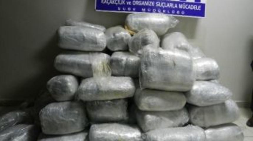 450 Kilo Uyuşturucuyla Yakalandı