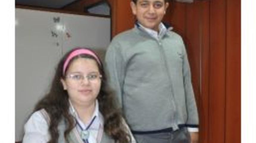 K&uuml;&ccedil;&uuml;k Yazar İlk Kitabını İmzaladı