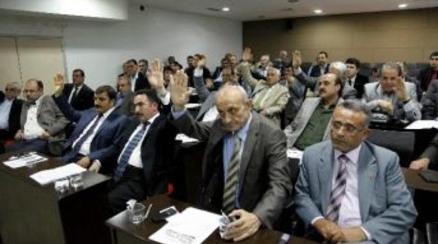 Gen&ccedil;lik Merkezi Yeniden Mecliste