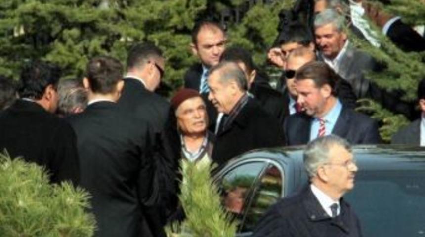 Başbakan Erdoğan Cuma Namazını Nuryağdı Camii'nde Kıldı