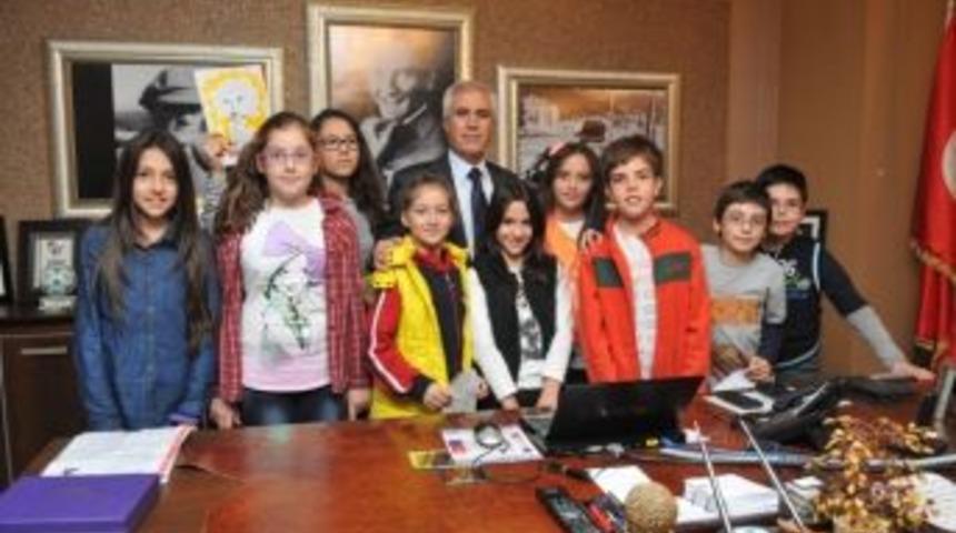 Sitenin Minikleri Sahnede Oynayacak