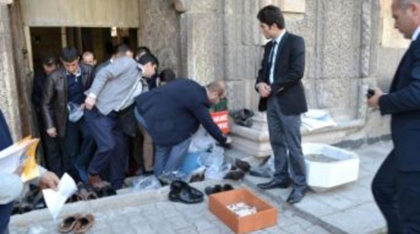 Niğde'de Filipinlere Yardım Toplandı