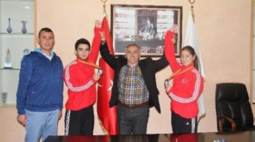 Şampiyonlar Başkan İnci&rsquo;yi Ziyaret Etti