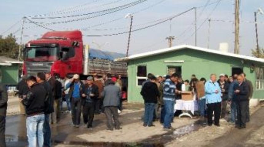 Şeker Fabrikası'nda Bin Kişilik Aşure Dağıtıldı