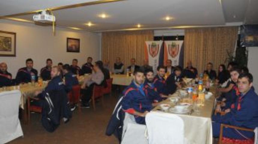 Voleybolculara Moral Yemeği