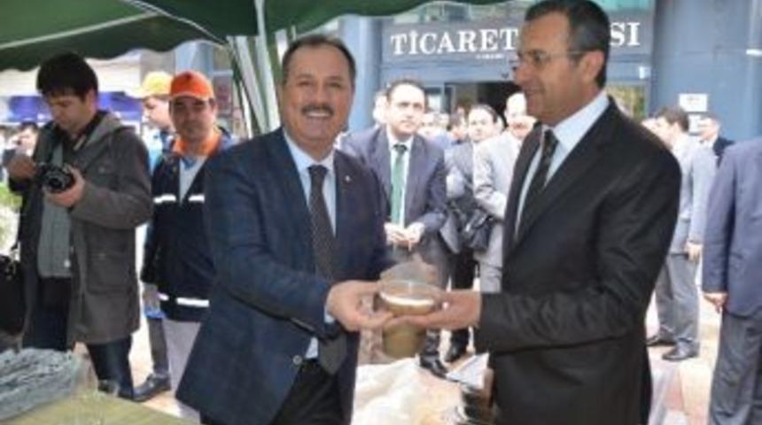 Dto&rsquo;dan Vatandaşlara Aşure İkramı