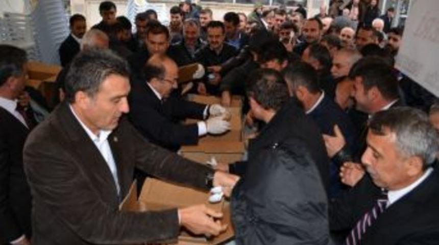 Cuma Namazı Sonrası Vatandaşlara Ve &Ouml;ğrencilere Aşure Dağıtıldı