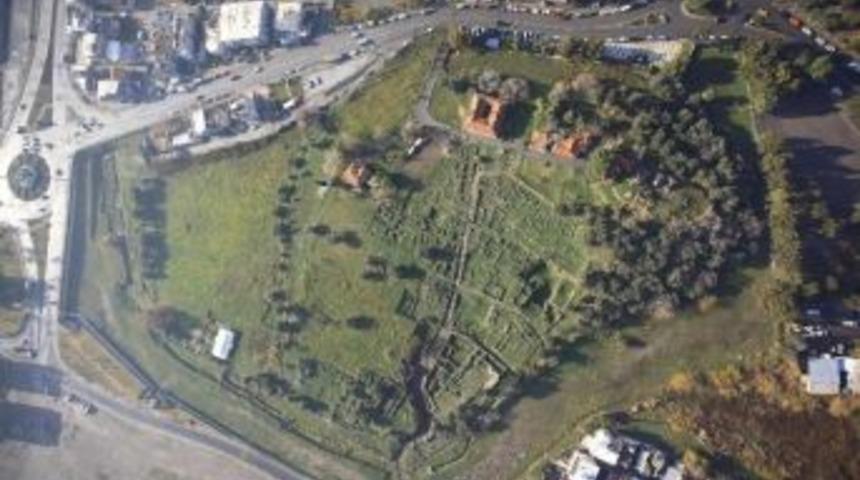 Prof. Akurgal, Smyrna&rsquo;yı Anlatacak