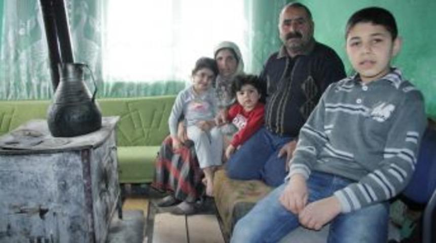 Okuma Salonu Velisinin Feryadı: Geleceğimizi Karartmayın