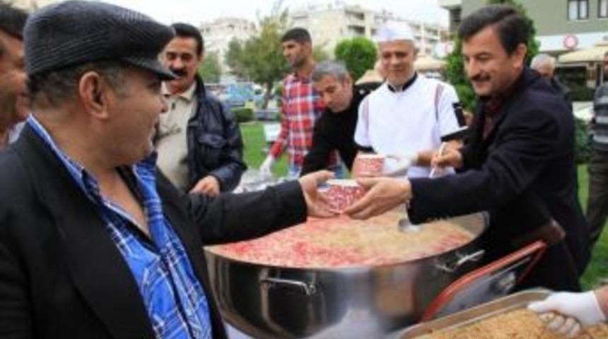 Aşureler Başkan Tatı&rsquo;dan