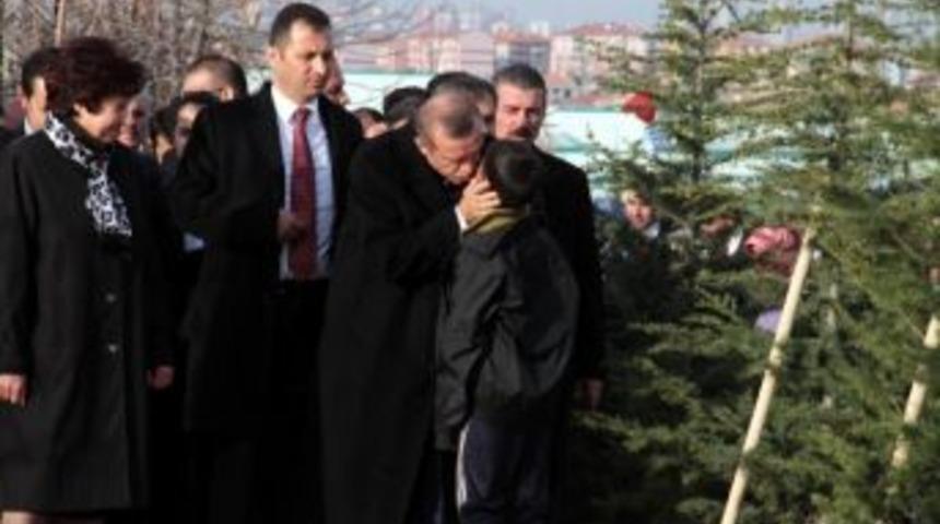 Başbakan Erdoğan &ldquo;5 Milyon &Ouml;ğrenci İ&ccedil;in 5 Milyon Fidan Dikiyoruz&rdquo; Etkinliğine Katıldı