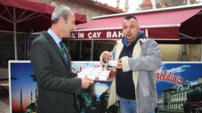 Edirne'de Ciğerciler, Aşure Dağıttı