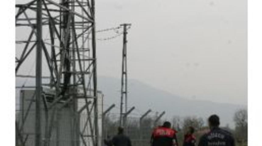 Alacağını Alabilmek İ&ccedil;in Baz İstasyonu Direğine &Ccedil;ıktı