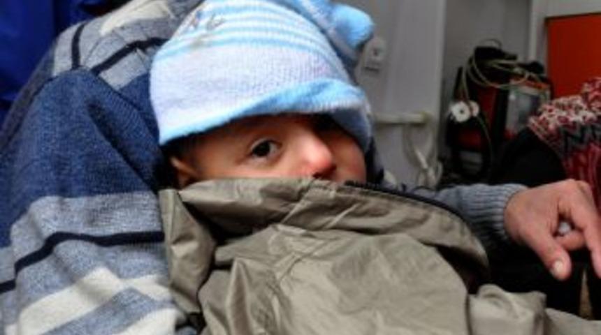 Donmak &Uuml;zere Olan Suriyeli Ka&ccedil;akları Jandarma Kurtardı