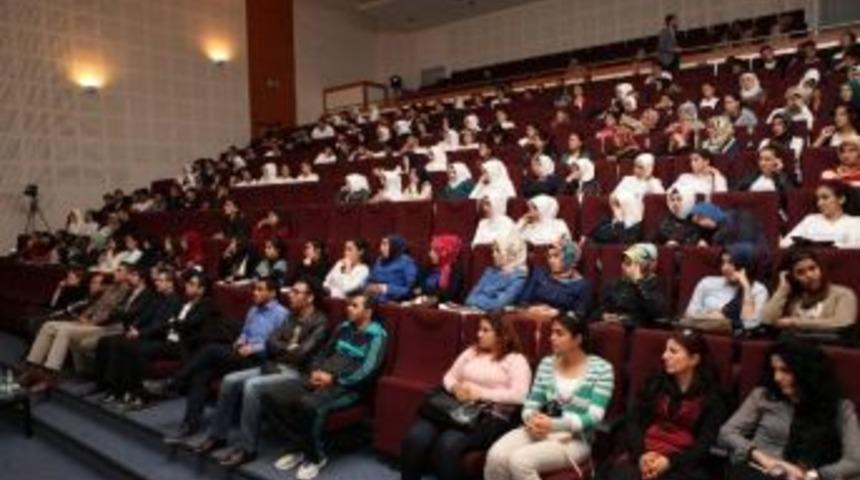 Sağlıklı Beslenme, Diyabet Ve Obezite Konferansı Verildi