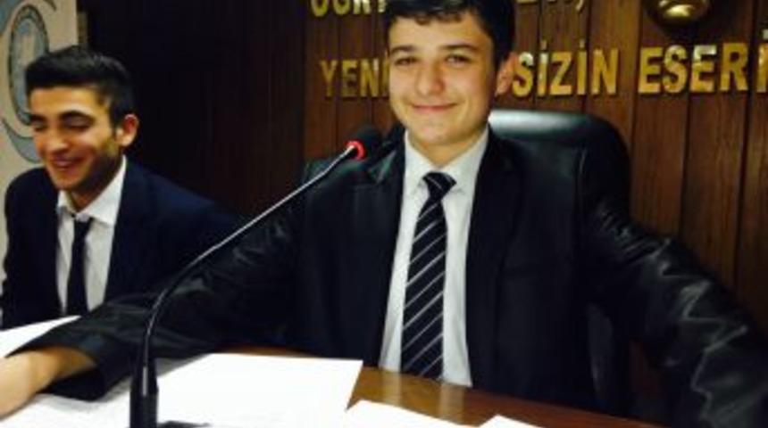 Samsunlu &Ouml;ğrenciler Meclis Başkanını Se&ccedil;ti