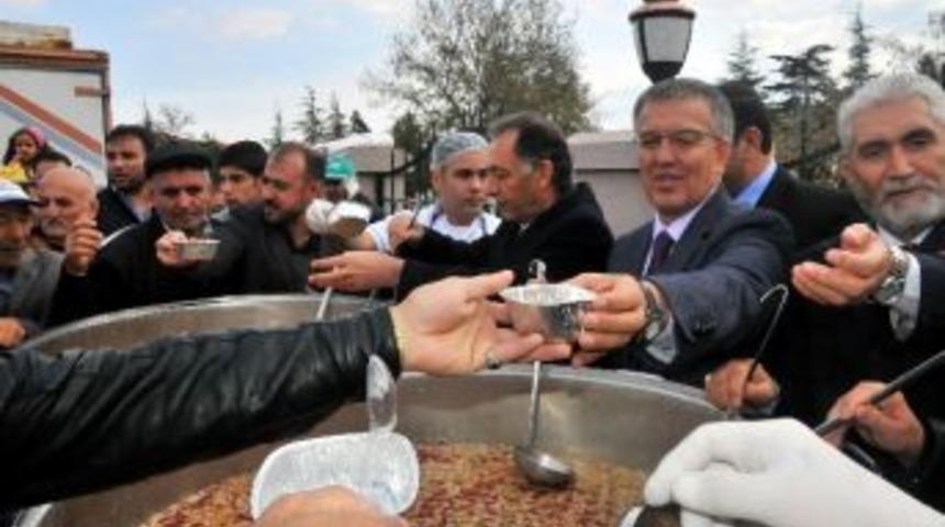 Akşehir Belediyesi&rsquo;nden Aşure İkramı