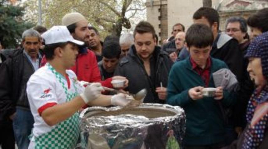 Balıkesir Ticaret Odası 20 Bin Kişiye Aşure Dağıttı
