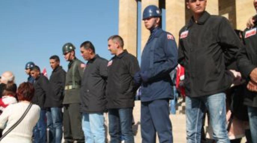 Ankara Barosu: Anıtkabir&rsquo;deki Bu Adamlar Kim?