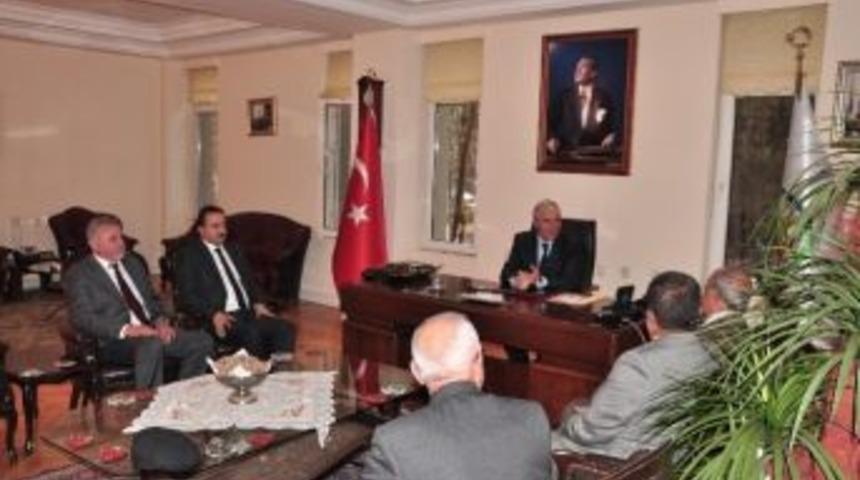 İş Adamlarından Başkan Yenihan&rsquo;a Ziyaret