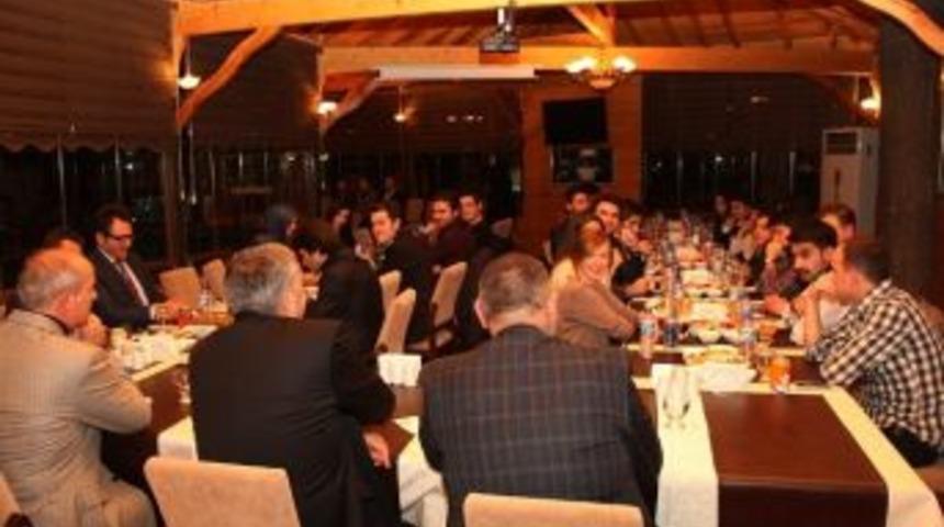 Başkan To&ccedil;oğlu Baro Mensubu Stajyer Avukatlar İle Bir Araya Geldi