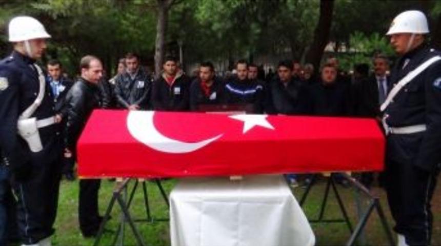 H&uuml;seyin &Ccedil;apkın&rsquo;dan Polis Memuruna Son G&ouml;rev