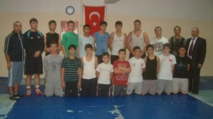 Burhaniye&rsquo;de 30 Gen&ccedil; Ata Sporunu &Ouml;ğreniyor