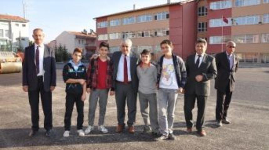 Sorgun Yeşilyurt İlk&ouml;ğretim Okulu Bah&ccedil;esine Aslfat Atıldı