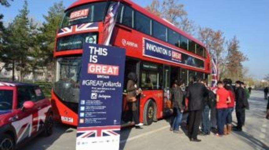 &Ccedil;ift Katlı Londra Otob&uuml;s&uuml; Ag&uuml;'de